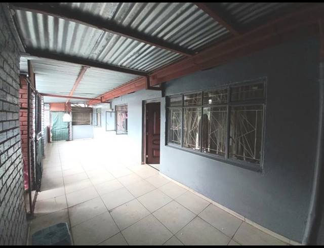7 BEDROOM HOUSE FOR SALE IN LAUDIUM